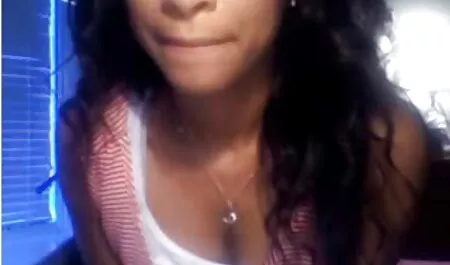 Piękno palce czerwony i calkiem darmowe filmy porno strzela z powrotem w prysznic