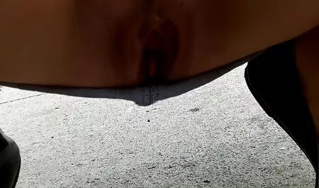 Busty Nyasha ściska jej cipki do kolan Orgazm krótkie darmowe filmiki porno