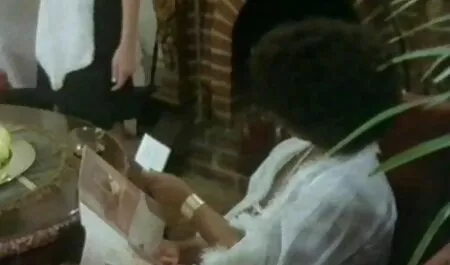 Delikatna dziewczyna Zabawia Się filmy erotczne za darmo z wanną dziewczyną