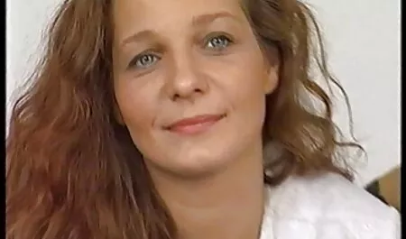 Wyciągnął pręt i filmy erotyczne pornusy dał dziwka ssać