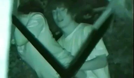Przełamać rosyjskie piękno darmowe filmy porno z murzynkami częściowo