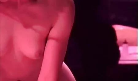 Wielki kutas wyciągnął czerwoną sukę erotyczne sex filmiki