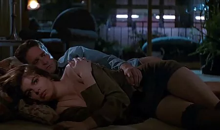 Nieśmiała Brunetka wali konia erotyczne filmy w hd cipki