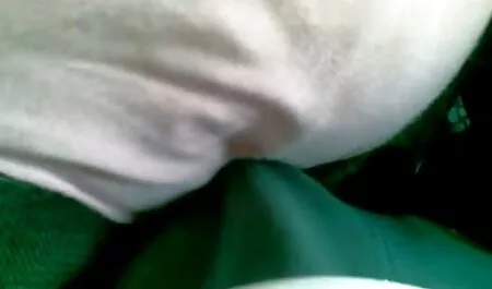 Sąsiad dziwka daje jej tyłek i masturbuje dobre darmowe filmy erotyczne się między cyckami