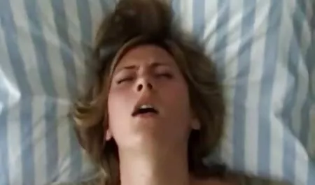 Dziewczyna dał an analny trójka darmowe filmy porno download