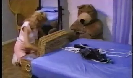 Nagie kobiety darmowe erotyczne filmy w publicznej toalecie
