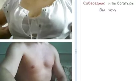 Kobieta nosi koronkową bieliznę i siedzi na kutasie www fimy erotyczne
