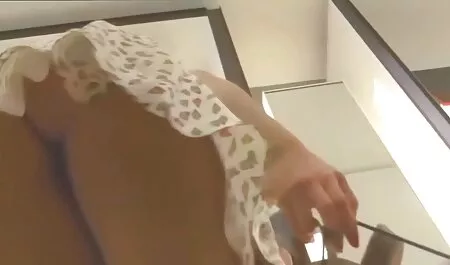 Podniosła czerwoną sukienkę i darmowe filmy porno telefon wypowiedziała klątwę.