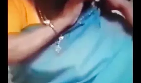 Piękna zielona darmowe erotyczne filmy porno Brunetka zjada kogut
