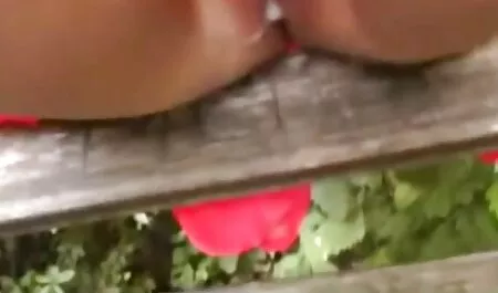 W moich ustach tuż pod filmiki erotyczne red gardłem.