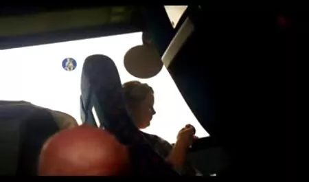 Owłosiony facet uczy Julię ssać i pieprzyć najnowsze filmy porno za darmo