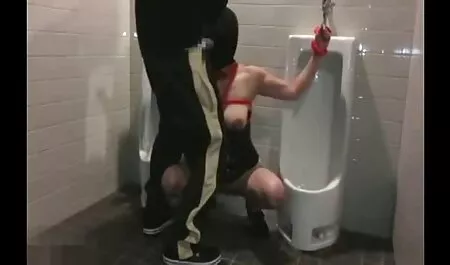Piękna filmy porno na komórkę za darmo Solo Dziewczyna w czarnych skarpetkach