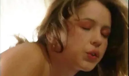Mężczyźni z dużymi węzłami dostaje w dupę darmowe filmy porno po 50 dziwki