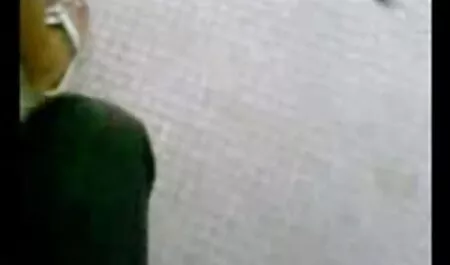 Jego pani położyła go twarzą w twarz filmy erotycz niewolnika