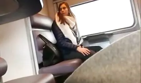 Potrójny otwór w filmiki erotycznw ścianie toalety